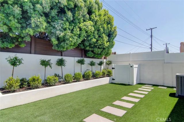 2543 E Locust, Orange, CA 92867