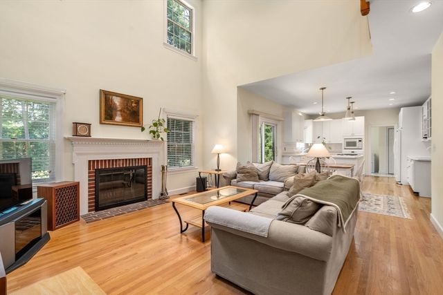 38 Upwey Rd, Wellesley, MA 02481