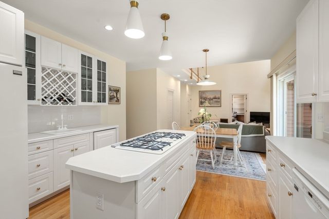38 Upwey Rd, Wellesley, MA 02481