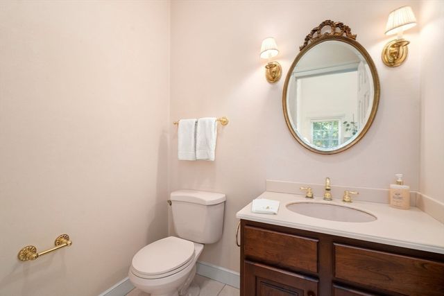 38 Upwey Rd, Wellesley, MA 02481