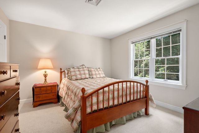 38 Upwey Rd, Wellesley, MA 02481