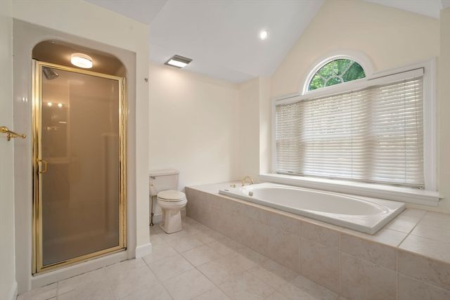 38 Upwey Rd, Wellesley, MA 02481