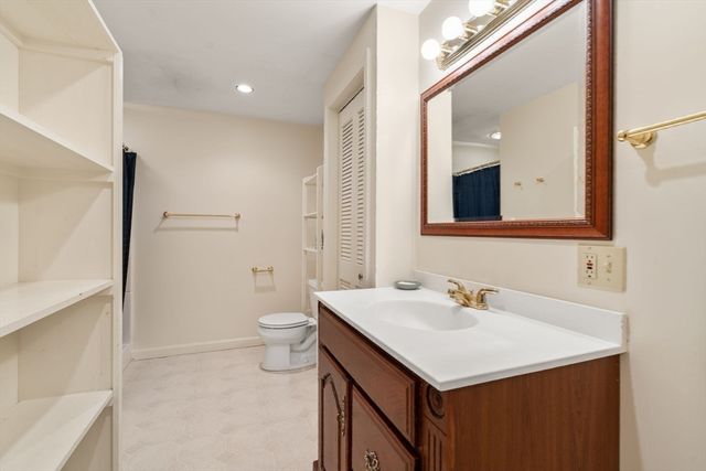 38 Upwey Rd, Wellesley, MA 02481