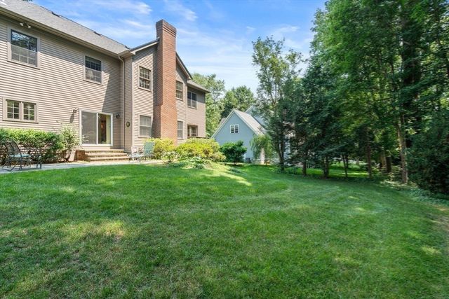38 Upwey Rd, Wellesley, MA 02481