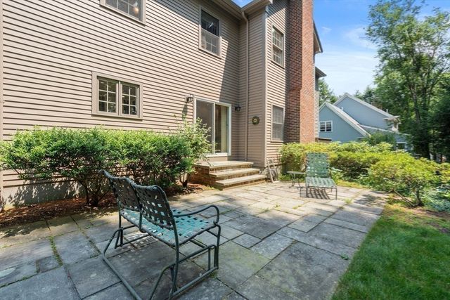 38 Upwey Rd, Wellesley, MA 02481