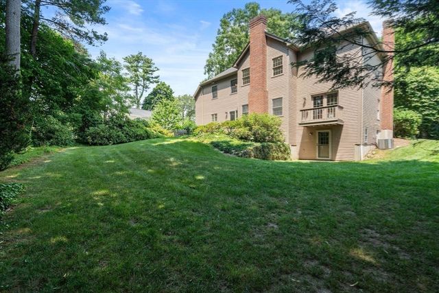 38 Upwey Rd, Wellesley, MA 02481