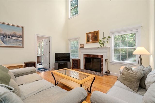 38 Upwey Rd, Wellesley, MA 02481