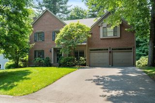 38 Upwey Rd, Wellesley, MA 02481