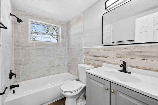 5647 ELKHORN BOULEVARD, Holiday, FL 34690