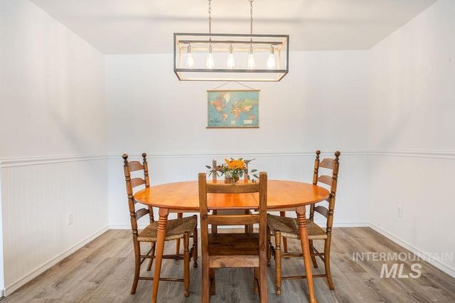 405 N 2nd St, Eagle, ID 83616