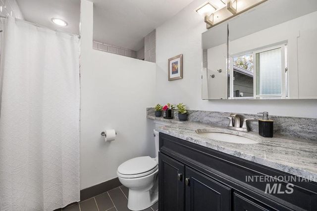 405 N 2nd St, Eagle, ID 83616