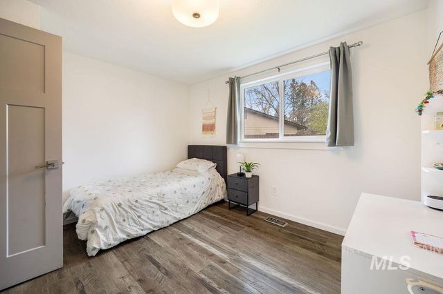 405 N 2nd St, Eagle, ID 83616