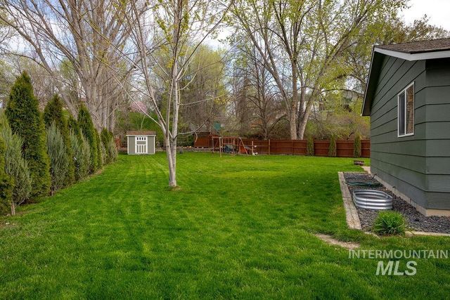 405 N 2nd St, Eagle, ID 83616