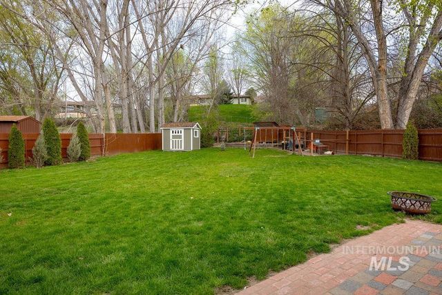 405 N 2nd St, Eagle, ID 83616