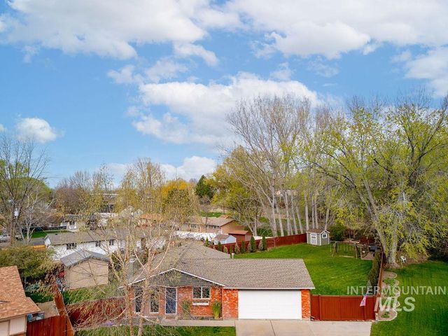 405 N 2nd St, Eagle, ID 83616