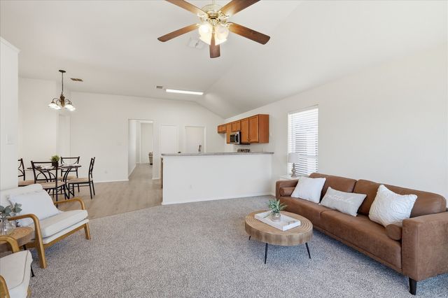 121 Kings Way Drive, Rhome, TX 76078