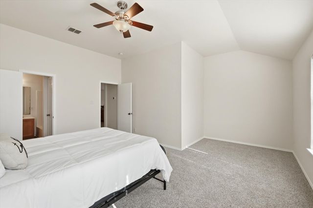 121 Kings Way Drive, Rhome, TX 76078