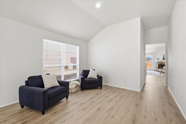 121 Kings Way Drive, Rhome, TX 76078