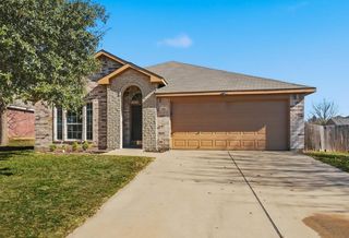 121 Kings Way Drive, Rhome, TX 76078