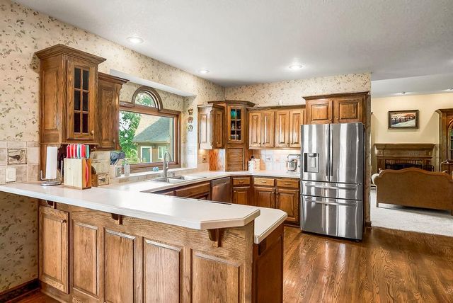 6905 N Charleston Drive, Kansas City, MO 64119