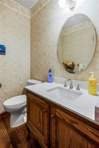 6905 N Charleston Drive, Kansas City, MO 64119