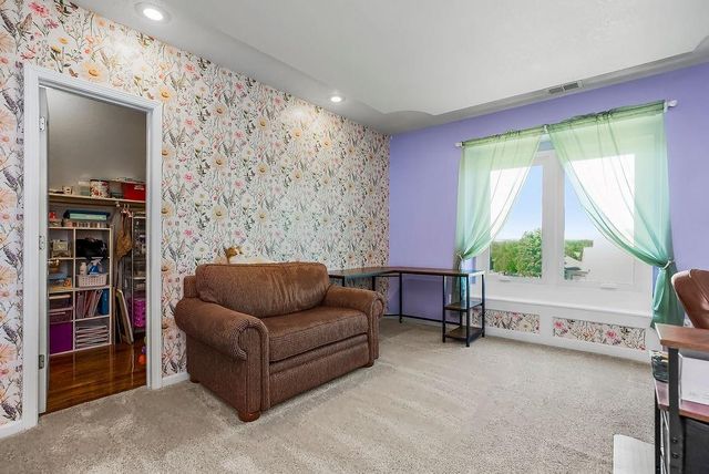 6905 N Charleston Drive, Kansas City, MO 64119