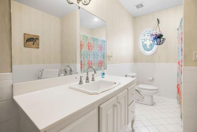 6905 N Charleston Drive, Kansas City, MO 64119