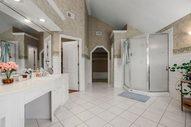 6905 N Charleston Drive, Kansas City, MO 64119