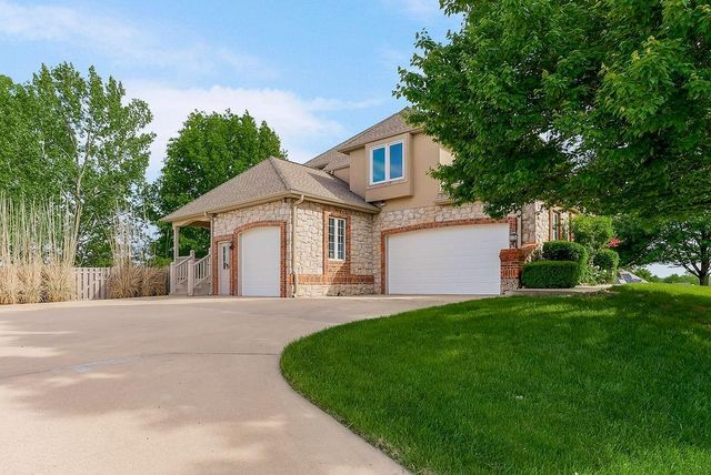 6905 N Charleston Drive, Kansas City, MO 64119