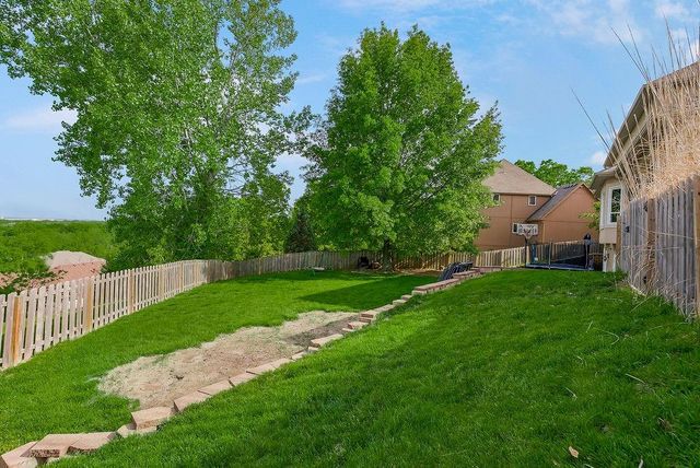 6905 N Charleston Drive, Kansas City, MO 64119