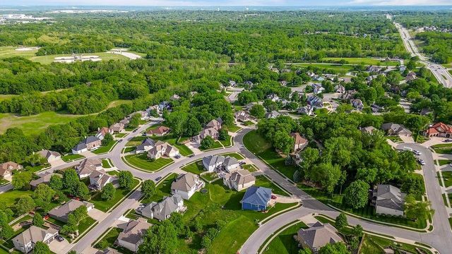 6905 N Charleston Drive, Kansas City, MO 64119