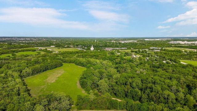 6905 N Charleston Drive, Kansas City, MO 64119
