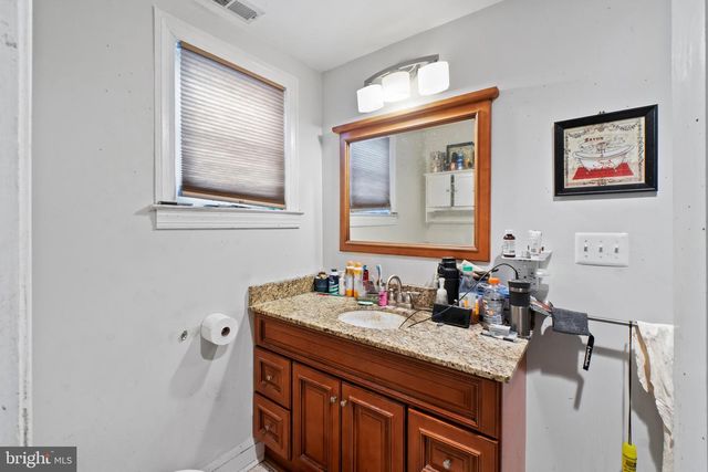 2714 LOUISE AVE, Baltimore, MD 21214