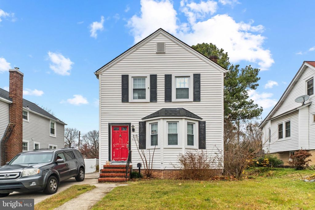 2714 LOUISE AVE, Baltimore, MD 21214