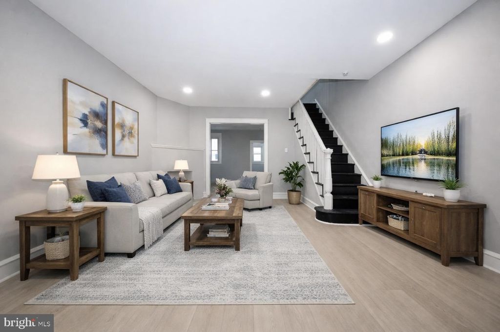 91 LAMPORT RD, Upper Darby, PA 19082