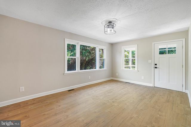 8545 SAINT ANTHONYS RD, King George, VA 22485