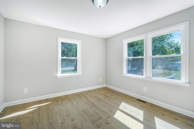 8545 SAINT ANTHONYS RD, King George, VA 22485