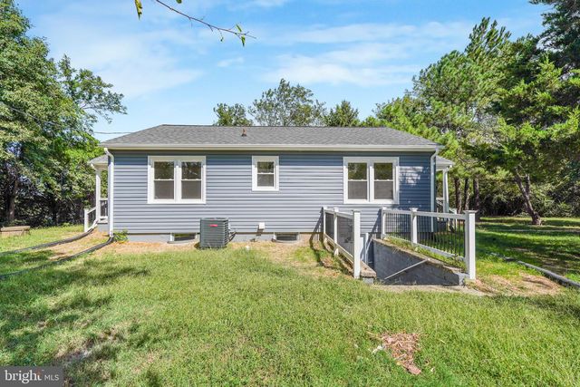 8545 SAINT ANTHONYS RD, King George, VA 22485