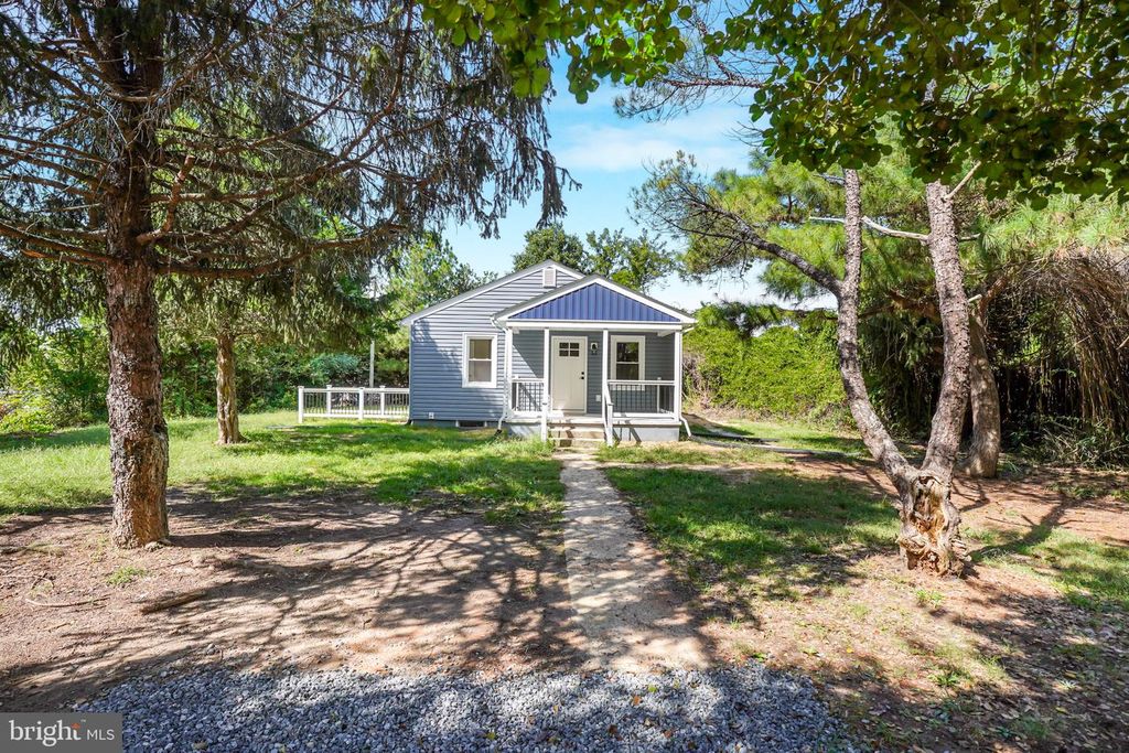 8545 SAINT ANTHONYS RD, King George, VA 22485