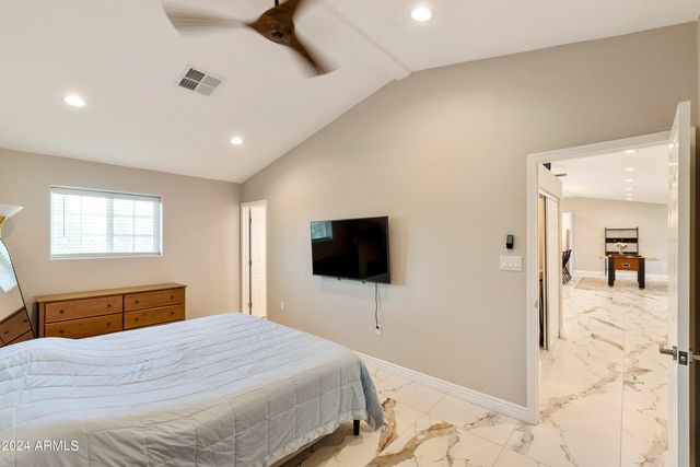 1826 W ORAIBI Drive, Phoenix, AZ 85027