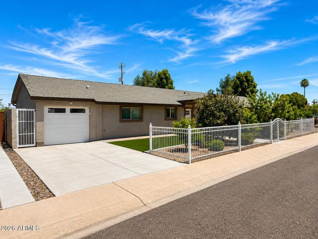 1826 W ORAIBI Drive, Phoenix, AZ 85027