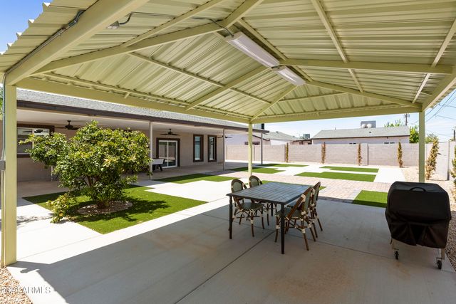 1826 W ORAIBI Drive, Phoenix, AZ 85027