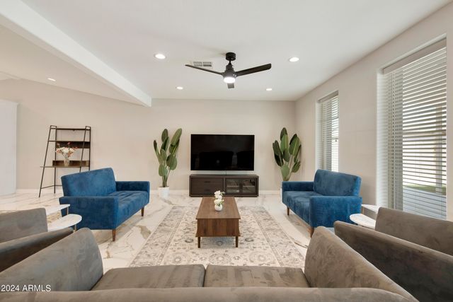 1826 W ORAIBI Drive, Phoenix, AZ 85027