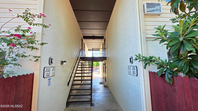 1348 S Avenida Polar Apt K211, Tucson, AZ 85710