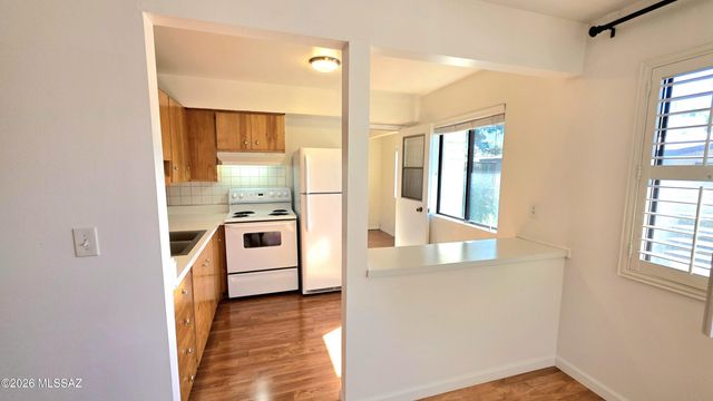 1348 S Avenida Polar Apt K211, Tucson, AZ 85710