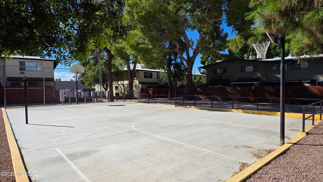1348 S Avenida Polar Apt K211, Tucson, AZ 85710