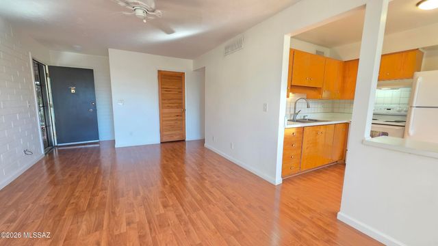 1348 S Avenida Polar Apt K211, Tucson, AZ 85710