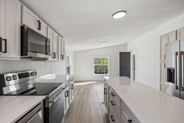 197 Holloway St, Summertown, TN 38483