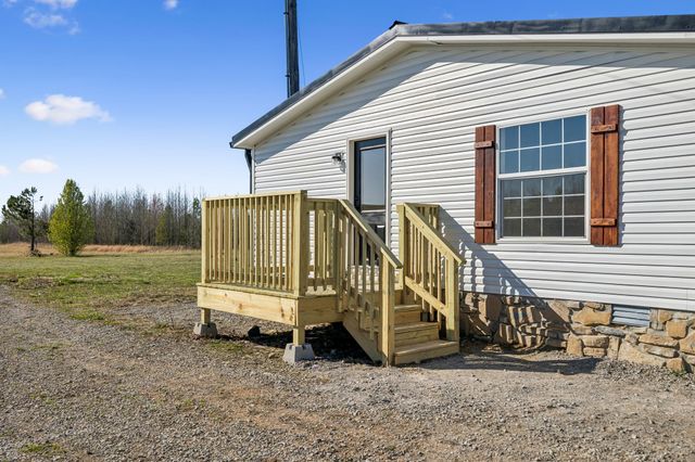 197 Holloway St, Summertown, TN 38483