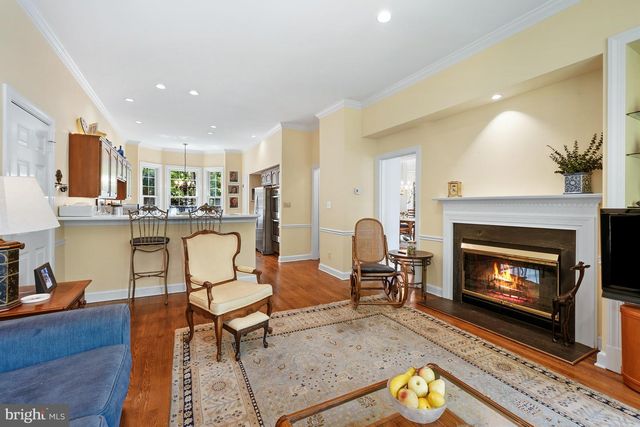 9209 TOWN GATE LN, Bethesda, MD 20817